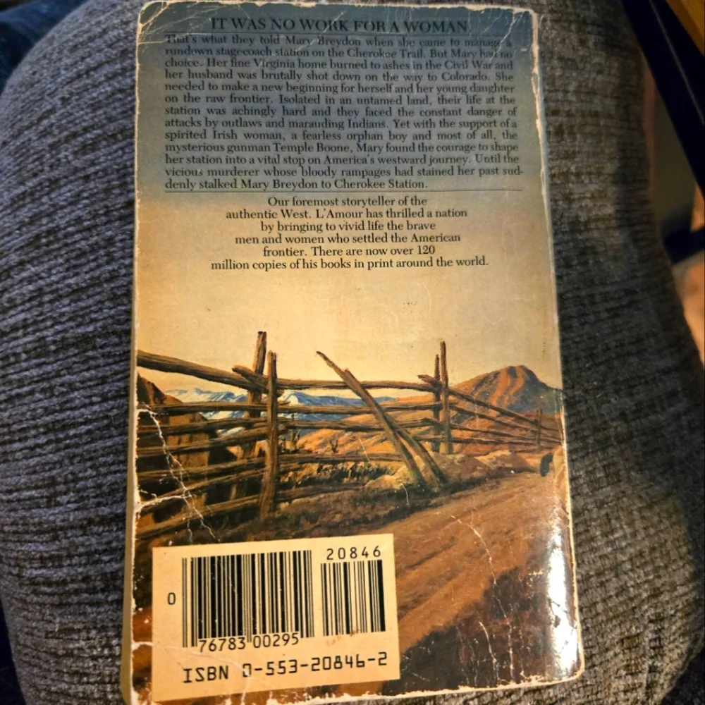 🌞The Cherokee Trail Paperback Book Louis L'amour